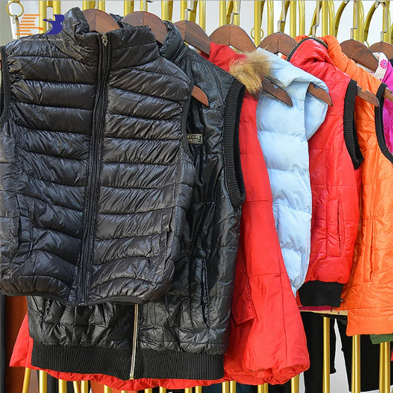  Фирменная одежда б/у зимняя тюки Смешанная