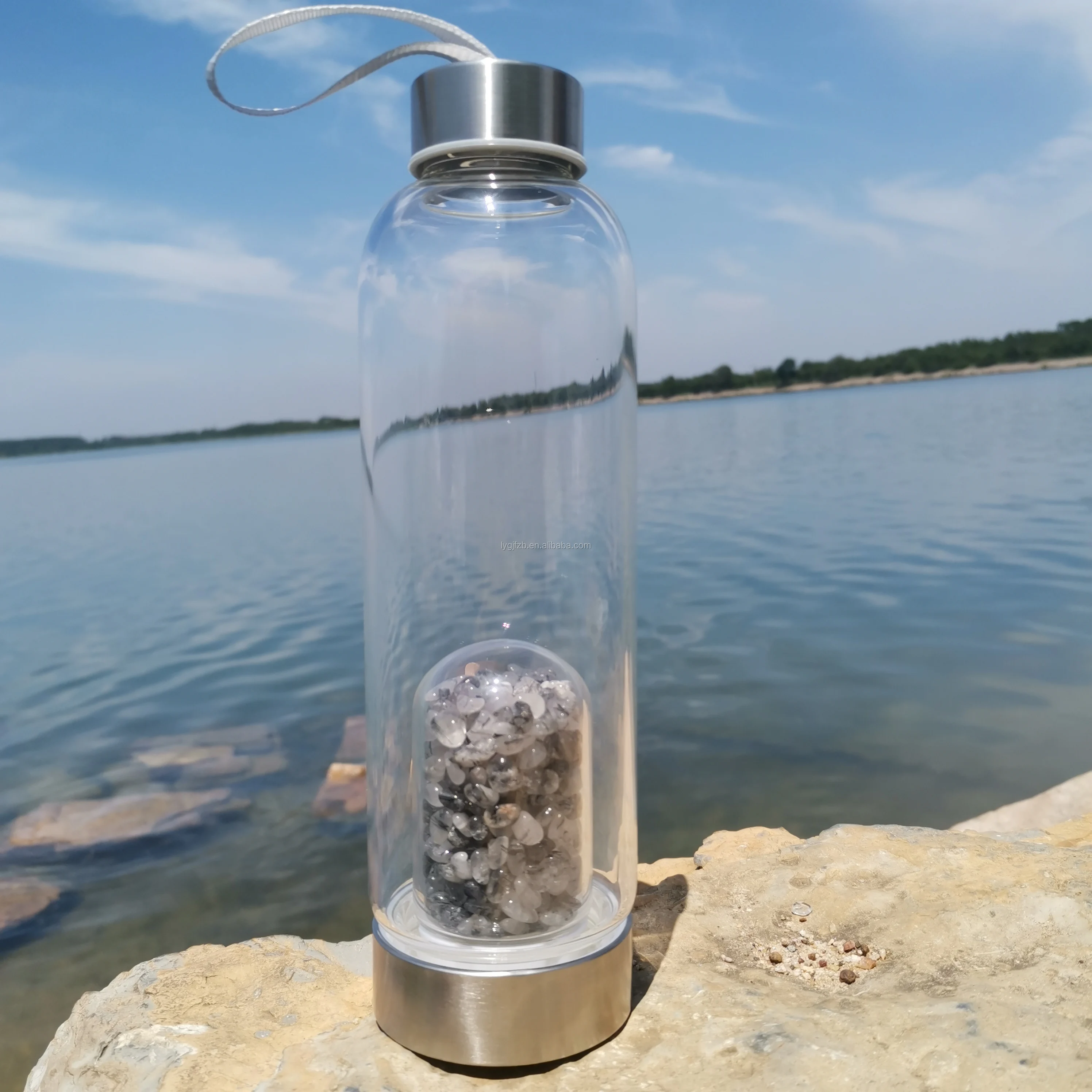 Бутылка для воды из натурального апатита