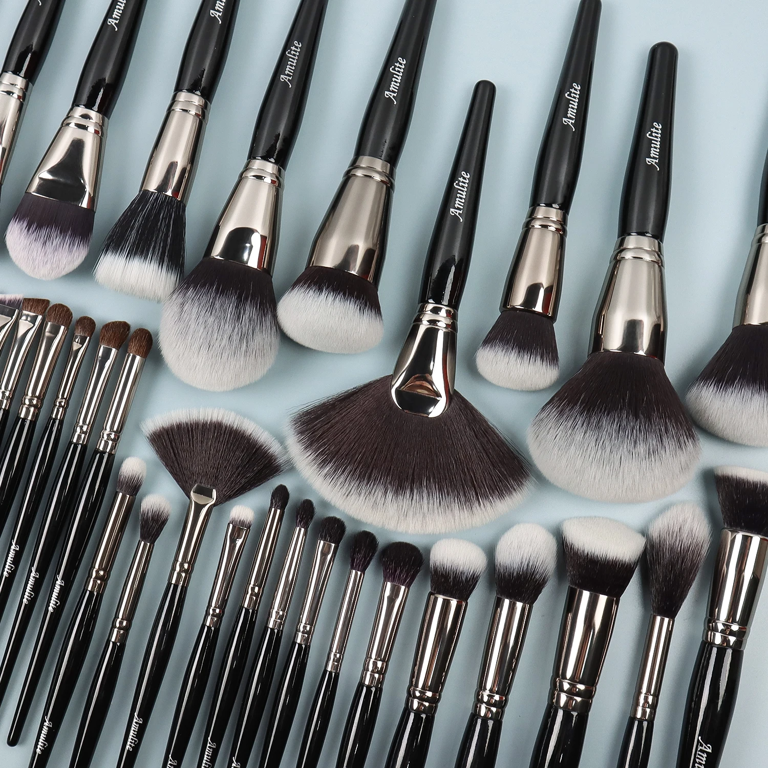 New Arrival 36 Pcs Professional custom logo Makeup Brushes New Designed Wholesale wooden handle High Quality Makeup Brush Set