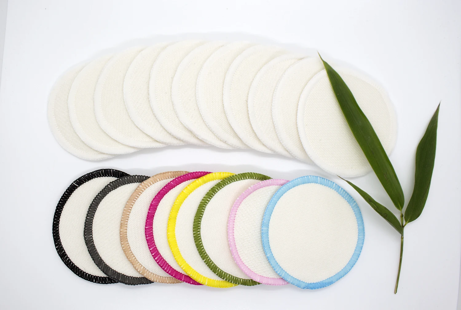 
Reusable Cotton Pad Cosmetic Reusable Facial Cotton Rounds Pad with 100% Cotton Laundry Bag and Paper Packaging 