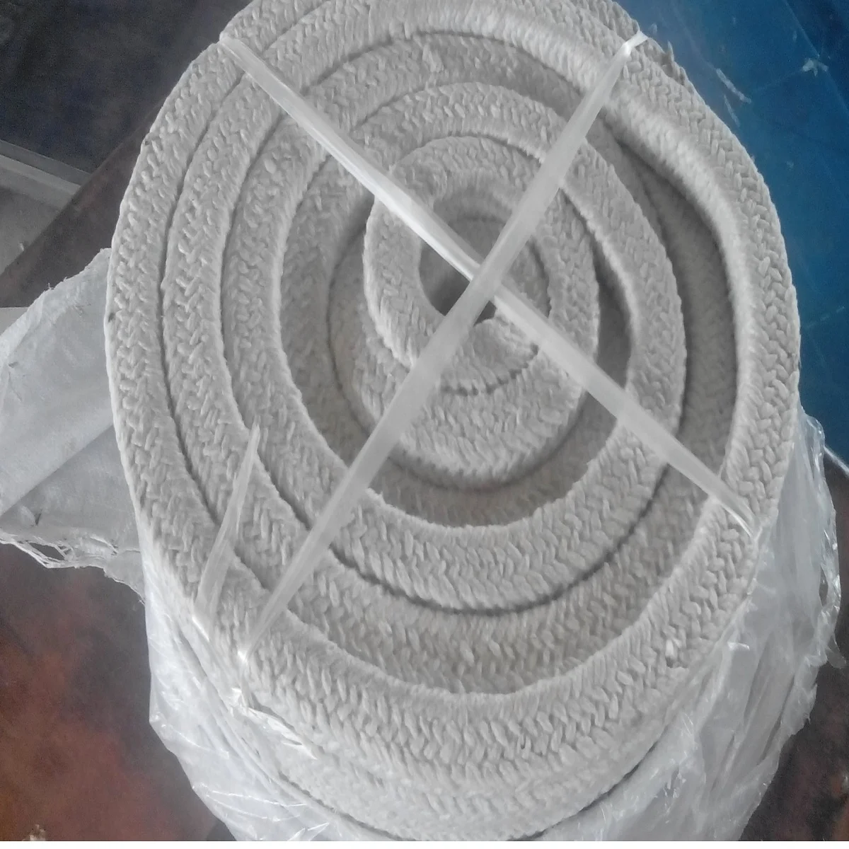 Проволока из нержавеющей стали армированная без пыли керамическая Стекловолоконная асбестовая круглая или квадратная веревка