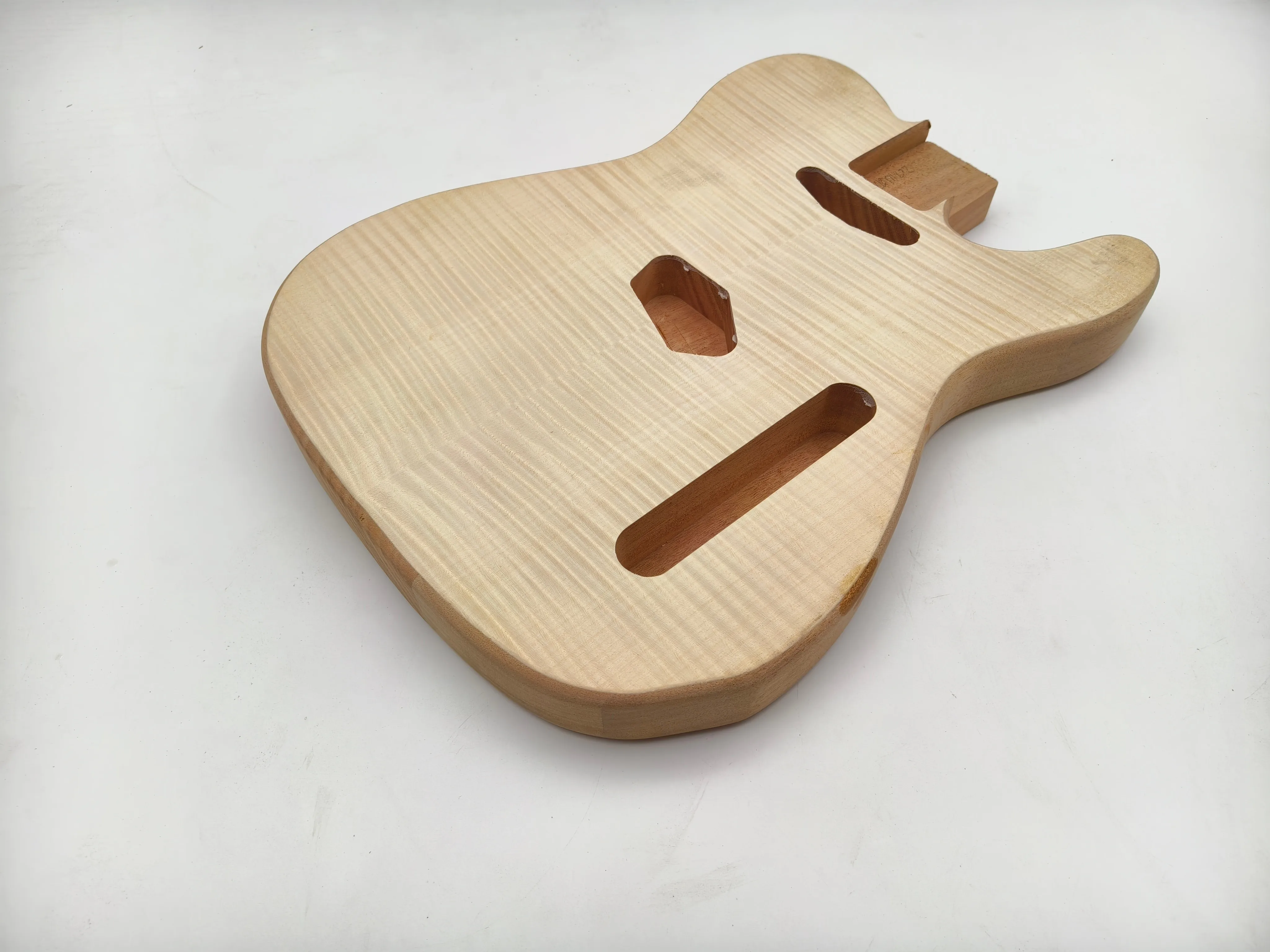 TL1 Guitar Body4.jpg