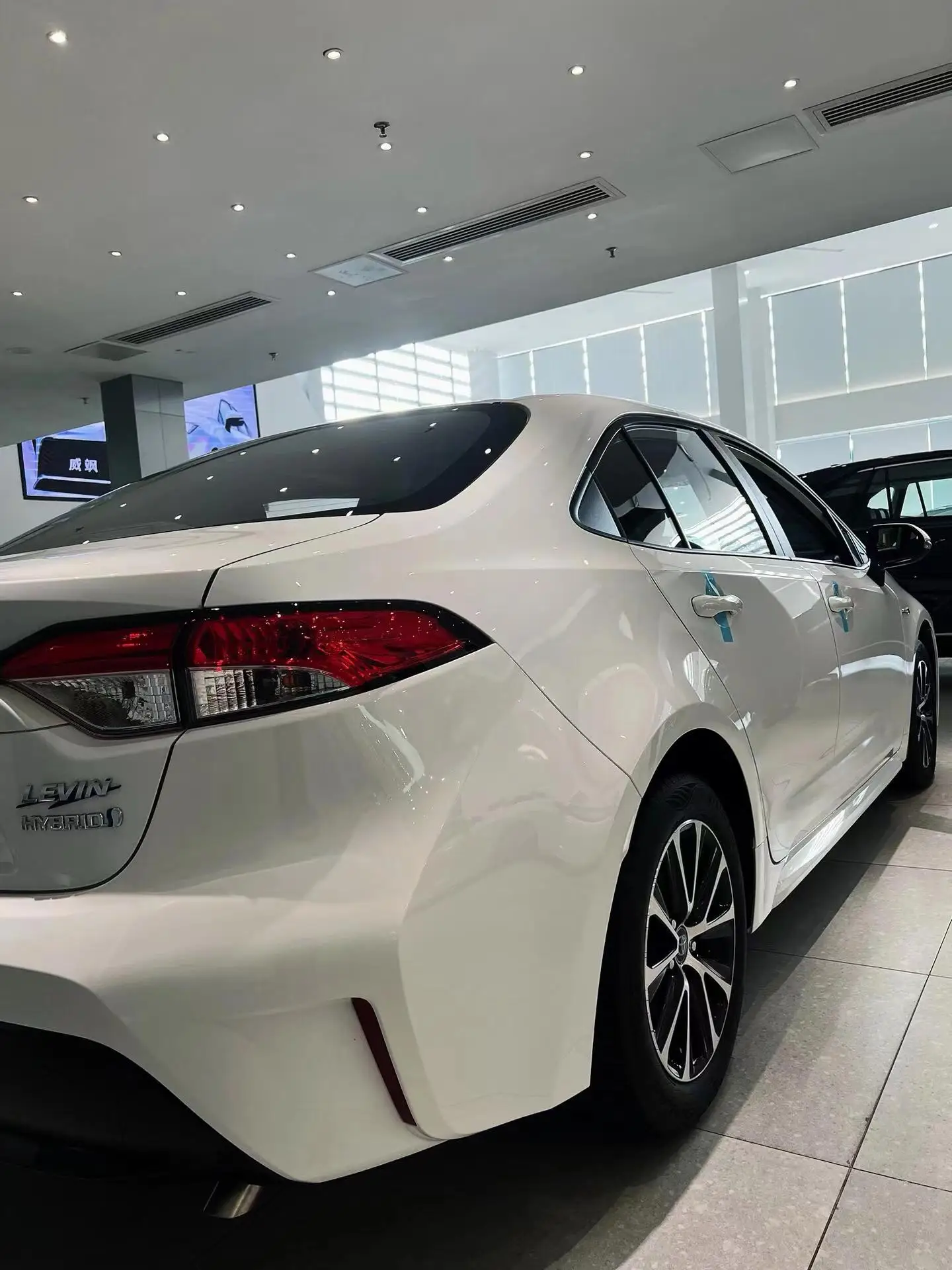 Лидер продаж 2023 2024 Toyota Levin FWD гибридный 1 5 л 8 дешевые седан мягкие ГИБРИДНЫЕ ЭЛЕКТРОМОБИЛИ HEV LEVIN