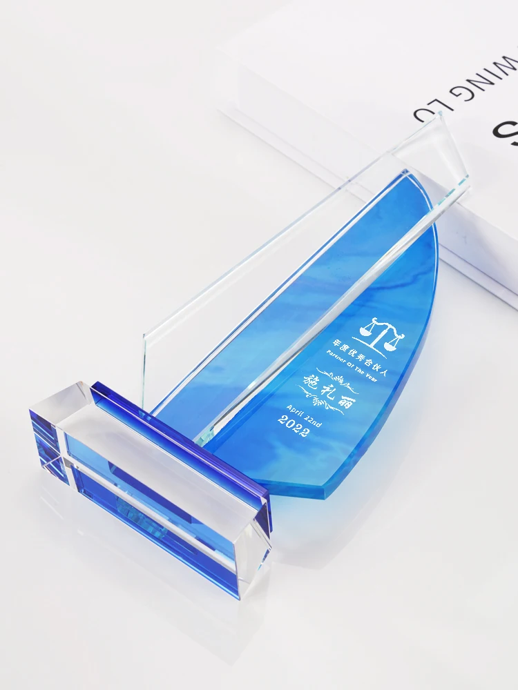 Outstanding Staff K9 Crystal Award Trophy Sublimation Crystal Trophy Manufacturer Customize Colored Printing Crystal Trophy