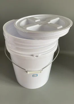 5 Gallon/20L Plastic pail/barrels with plastic or metal handle, flat or gamma lid