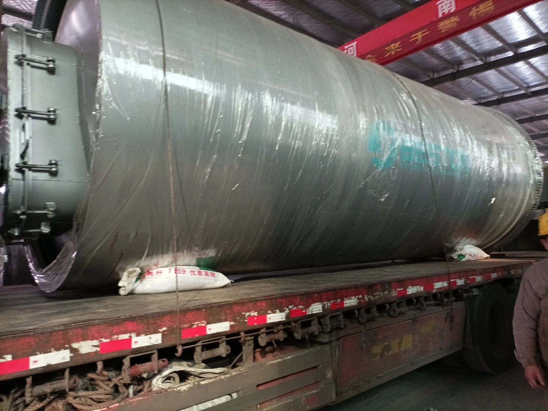 Beston Group automatic waste tyre recycling machine pyrolysis tyre to fuel oil reactor for sale