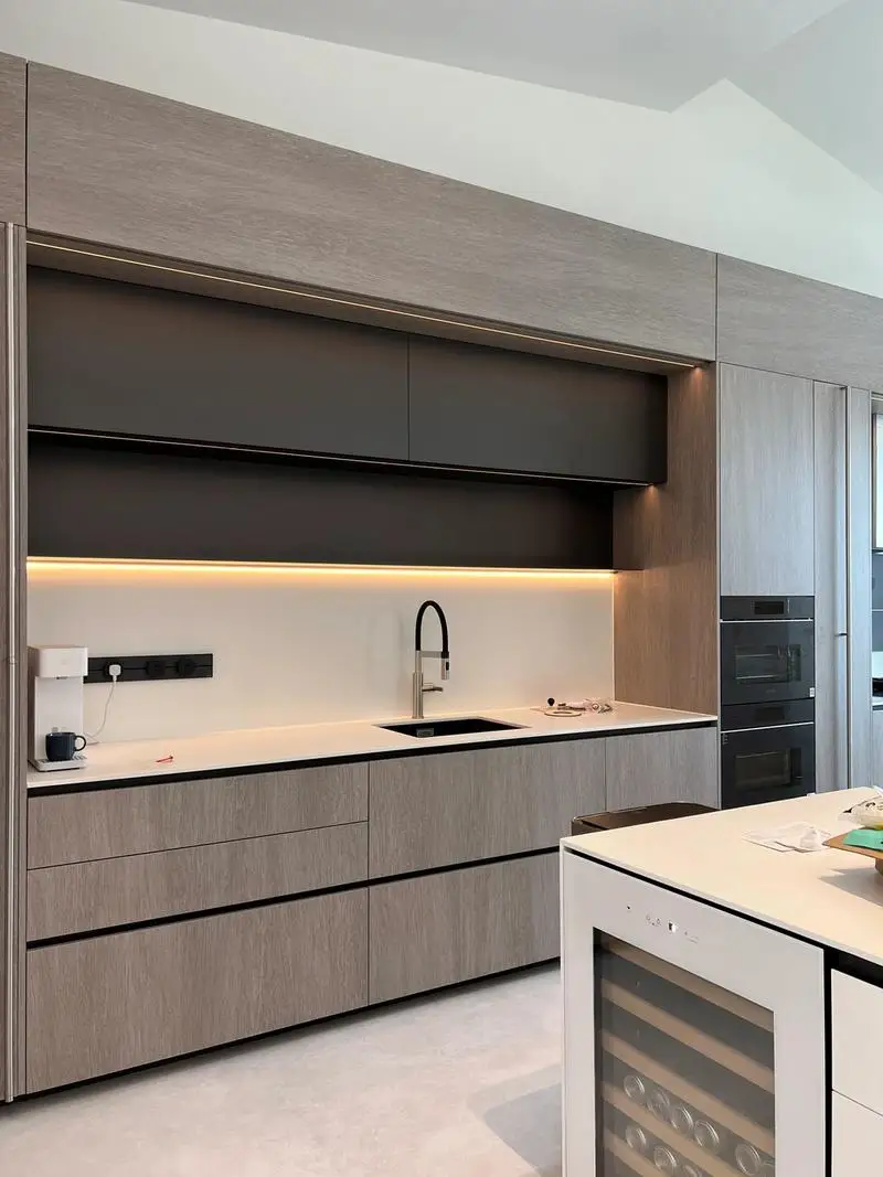 Foshan Luxury Kitchen Cabinet High Gloss White Pull Down Kitchen Cabinet MDF Kitchen Sink Cabinet