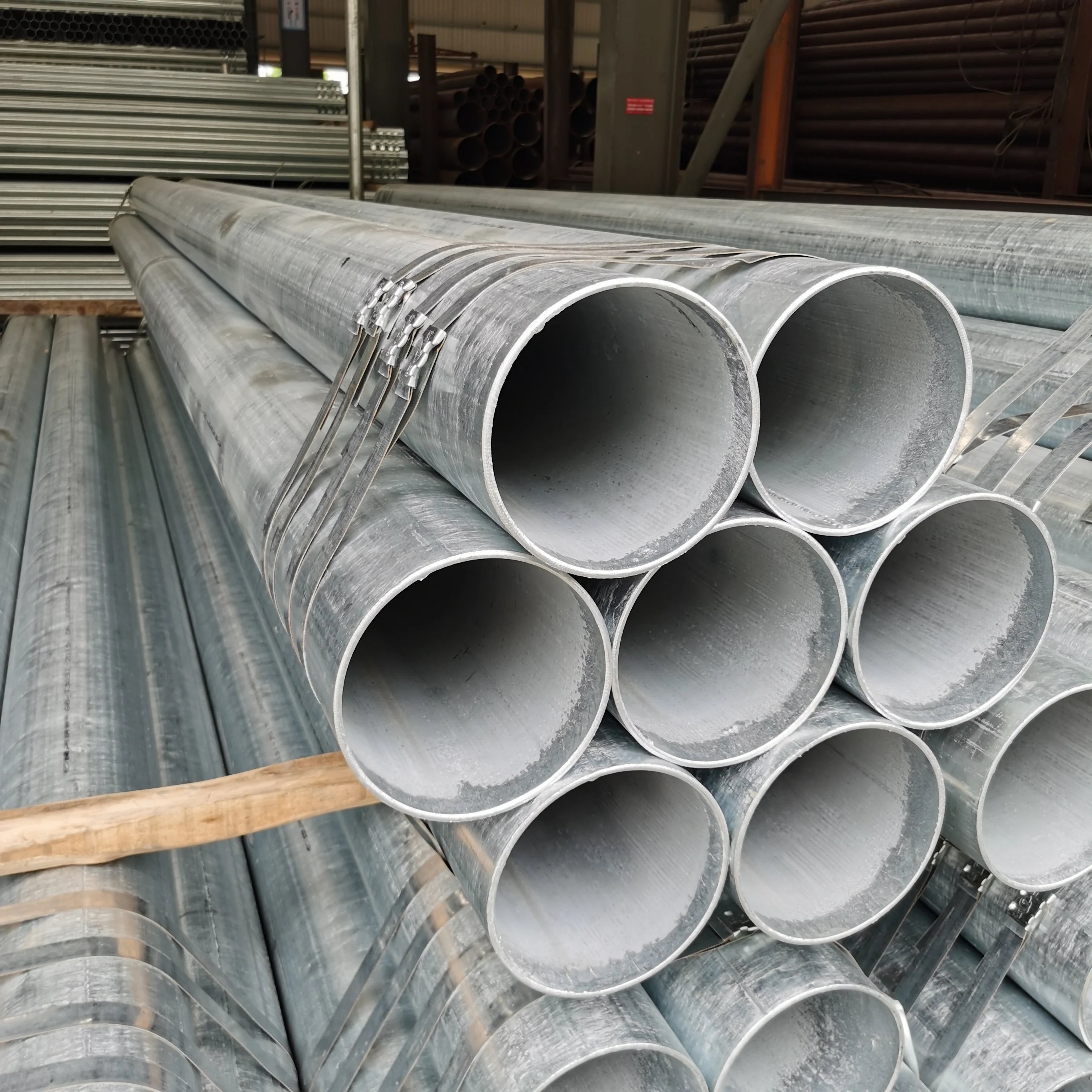 Very good price to sell Galvanized Steel Pipe and tubing 3/4' 1/2' 3/8' 6' Q235 Q345 A36 Q195 galvan steel tubular