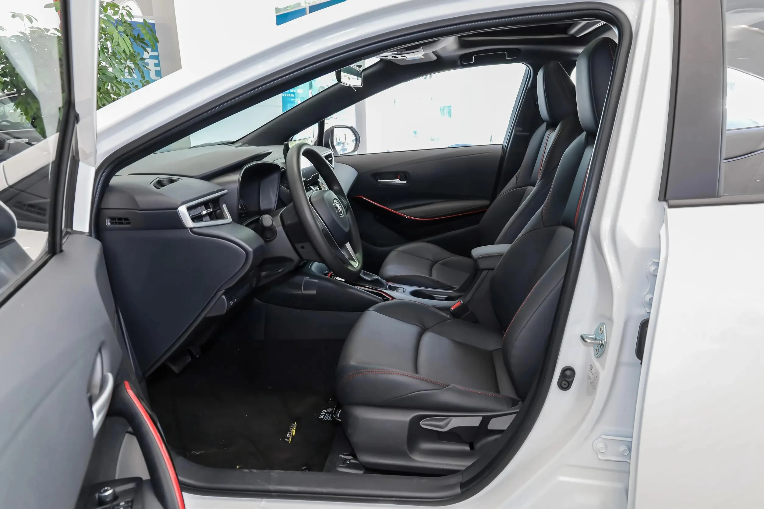 Leiling 185T спортивная версия турбомотор объем 4 л RWD/awd Drive кожаные тканевые сиденья ACC Cruise R16 светлые/темные варианты