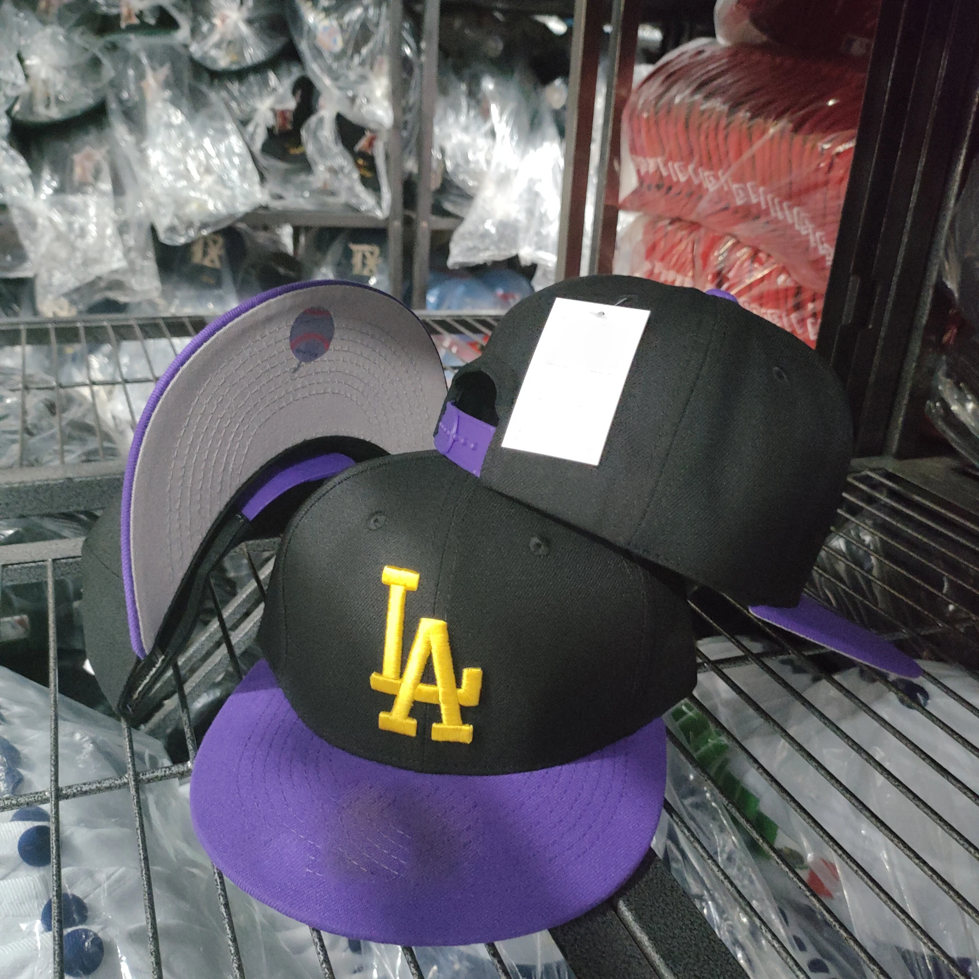 2410 Custom Wholesale Hip Hop Outdoor Snapbacks Unisex Fashion 3D Embroidery Sports 6 Panel Men Branded Caps