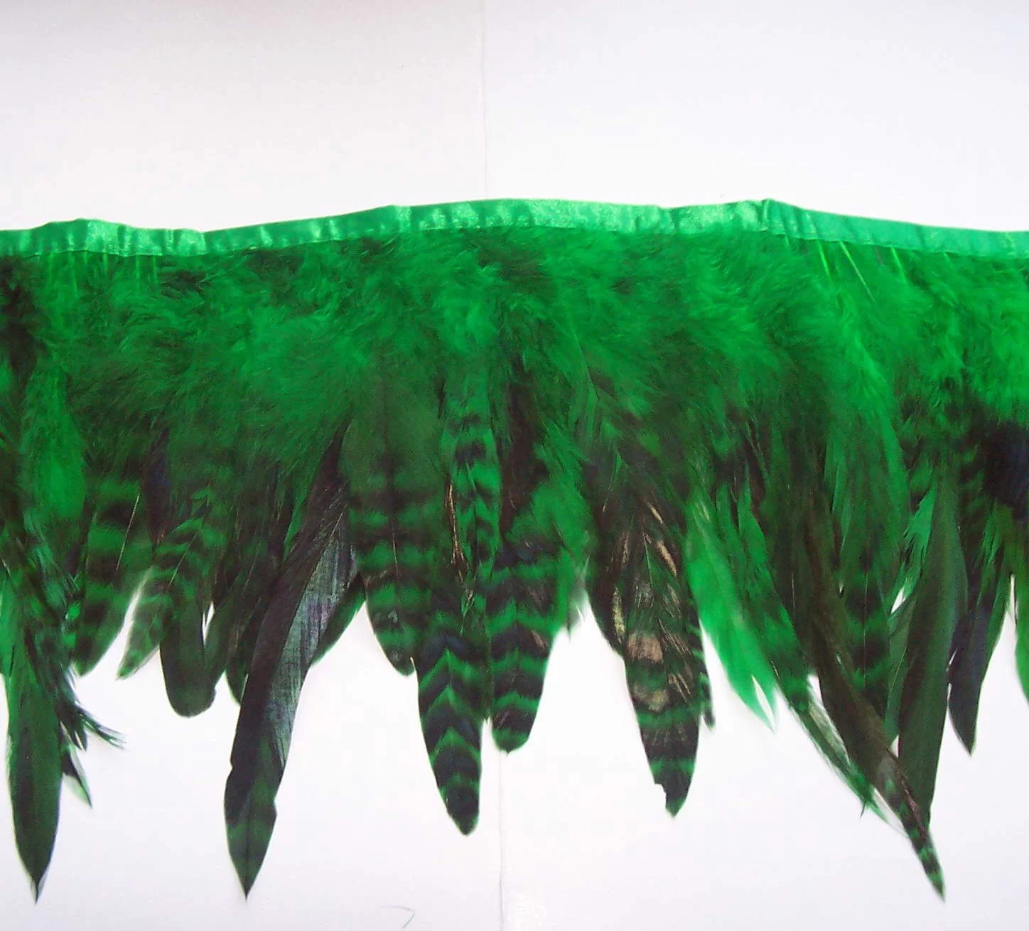 China feather factory wholesale Natural brown grey Grizzly Rooster Saddle feather trim Fringe with satin ribbon tape