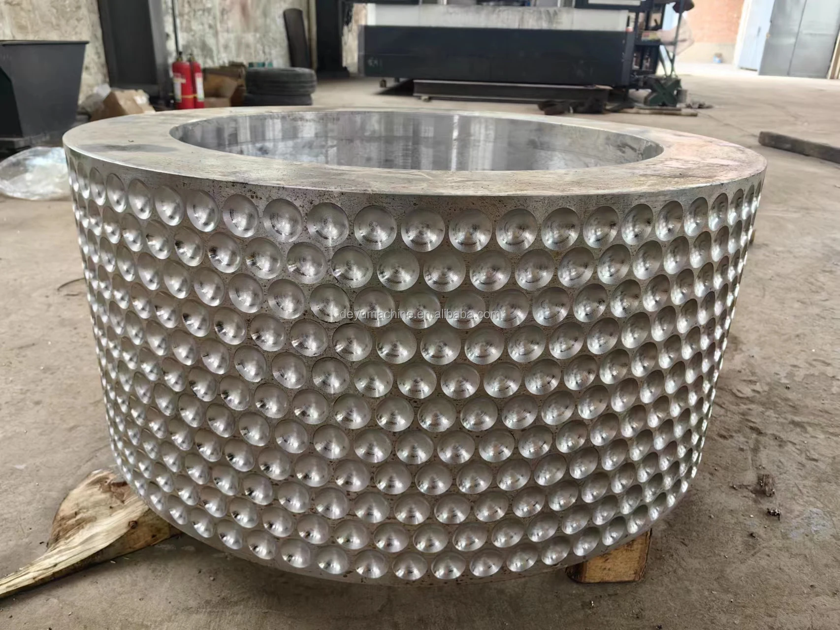 Steel crusher roller shell mining machine pellet parts roller sleeve