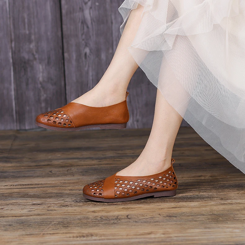 Ladies handmade genuine leather hollowed-out soft-soled color-polishing shoes