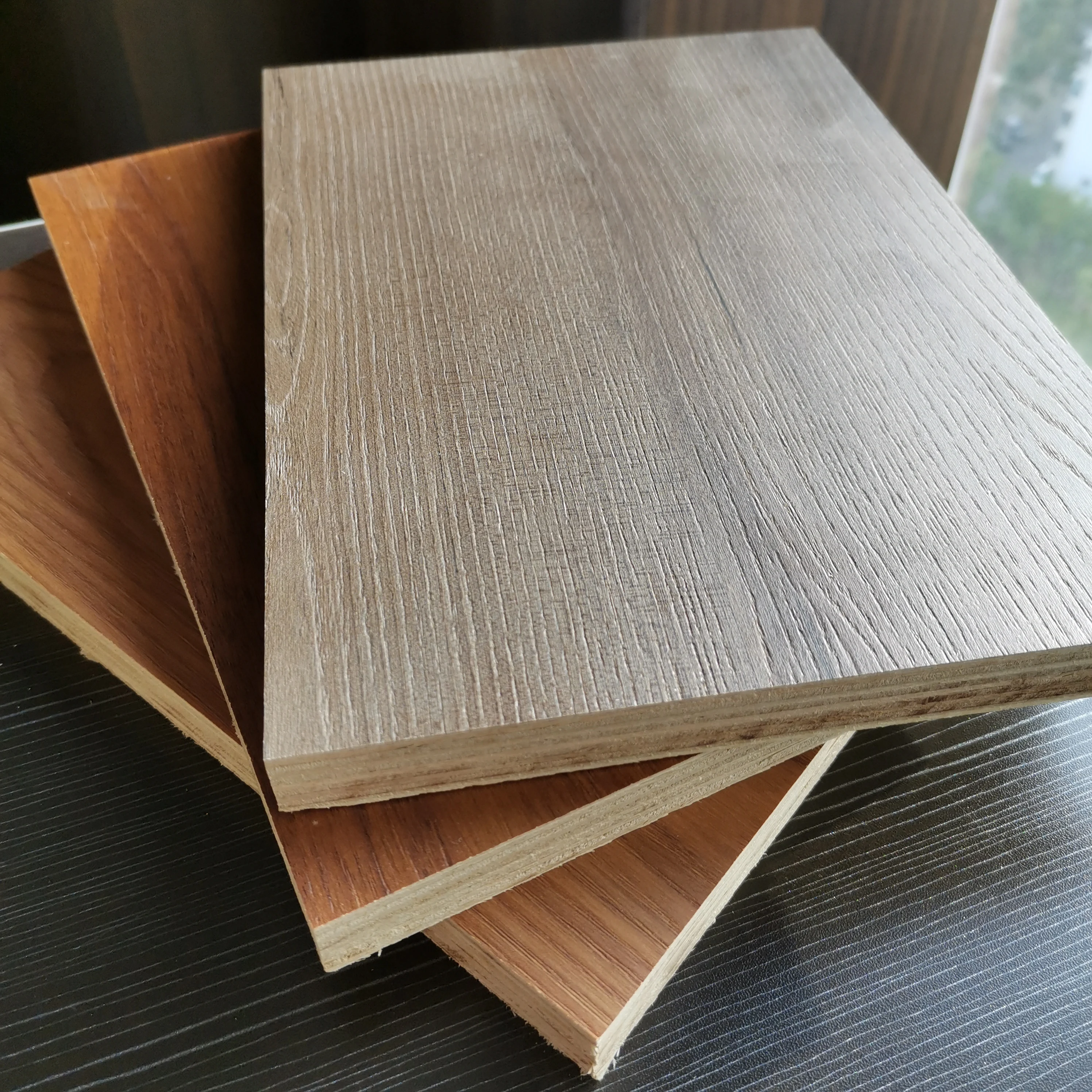 Wholesale Price High Quality Wood 12mm 15mm 18mm Panel Melamine 18mm Plywood Sheet Furniture Plywood
