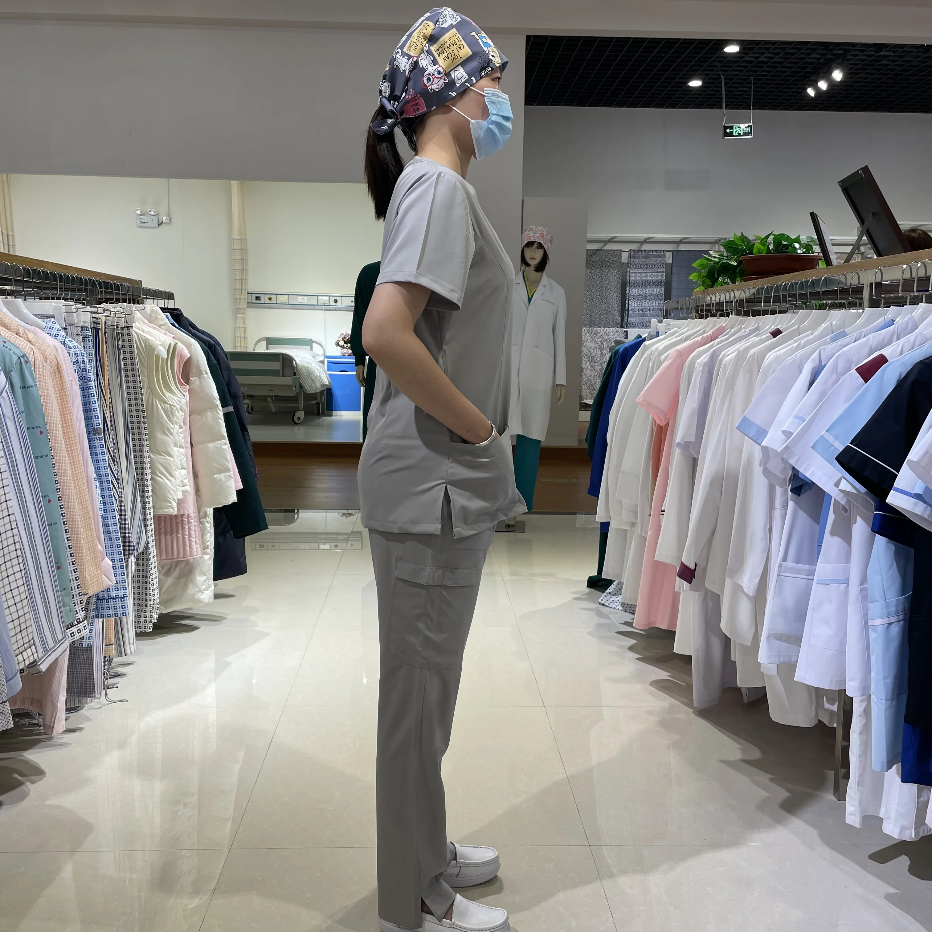 Новый тренд спандекс Мягкая ткань розовый цвет модный костюм хирурга набор для медицинского использования больницы