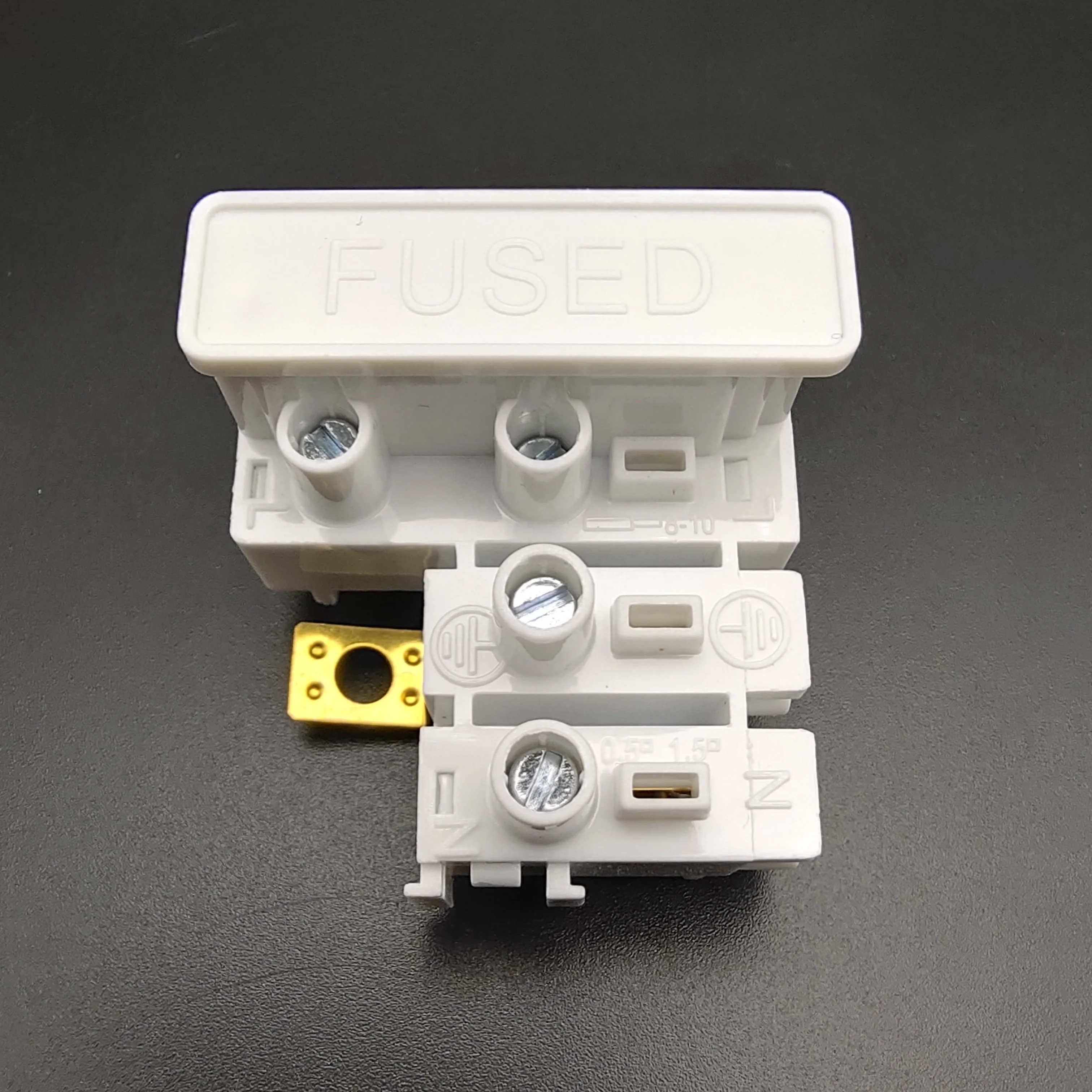 FTB 8 fuse terminal block with grounding plate Screwless  BS Fused Terminal  Wiring range 2.5 mm2 With BS-1362 ceramic fuse