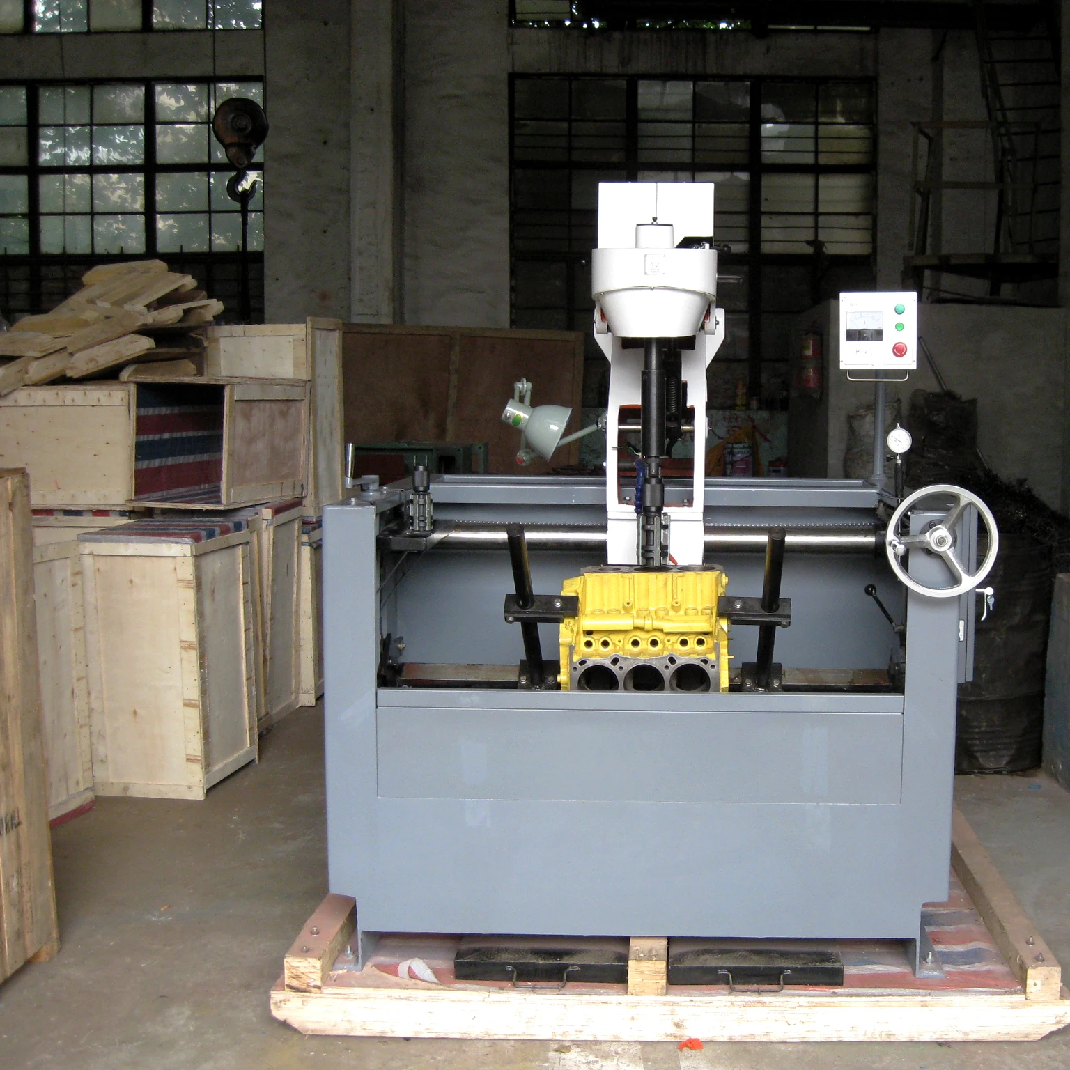  Цилиндрическая шлифовка Machine-3MB9817 отличный