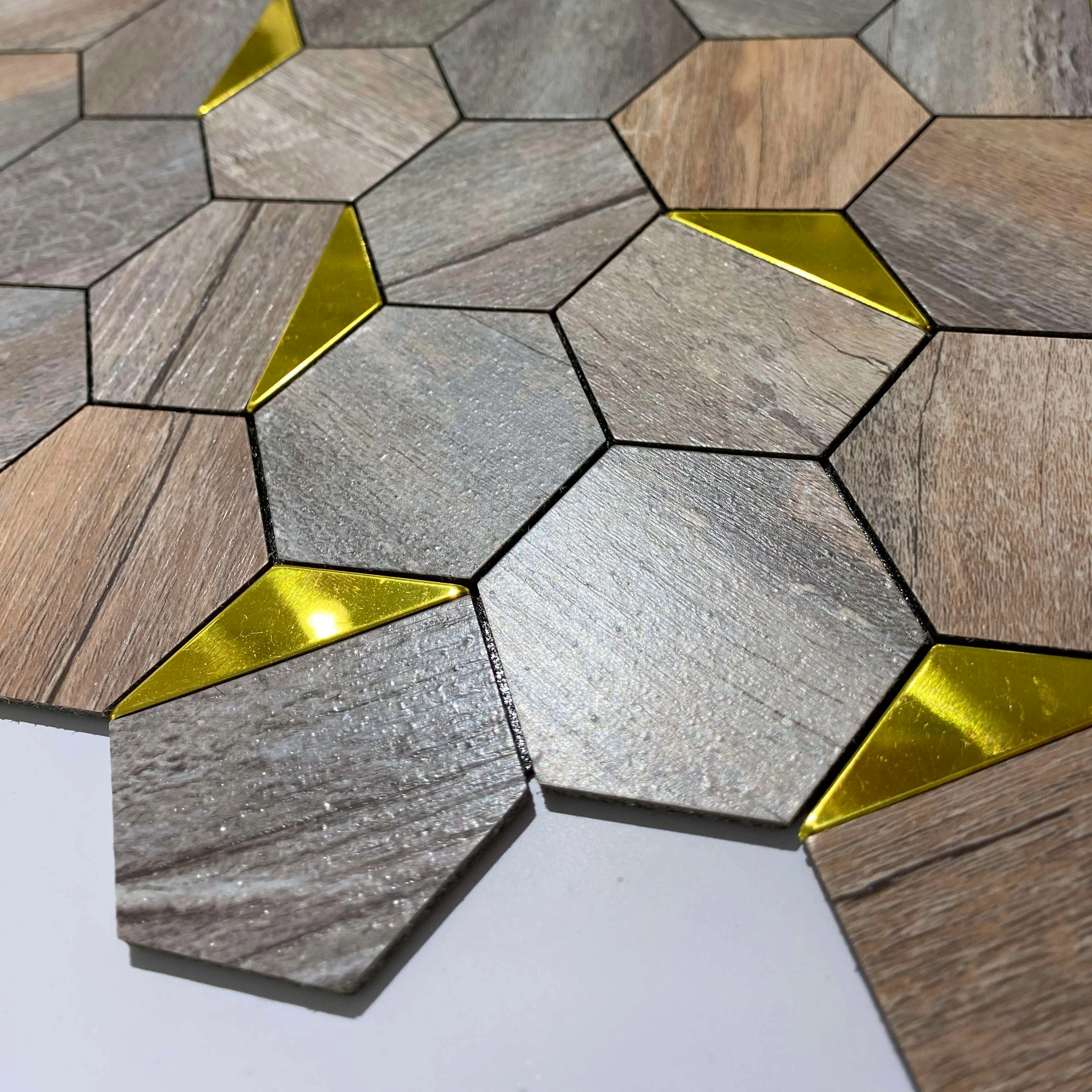 Самоклеящиеся алюминиевые пластиковые мозаичные деревянные узоры в шестиугольной форме для украшения стен