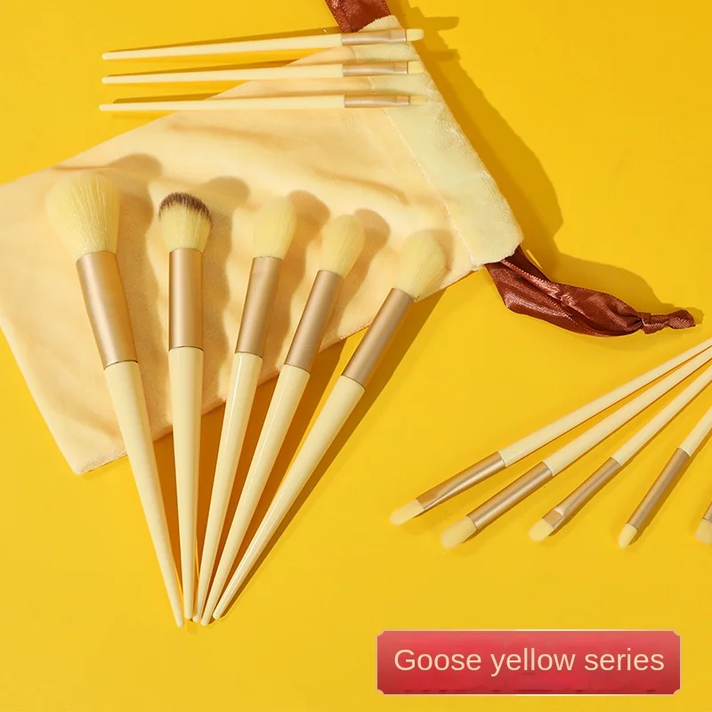 13-Piece Four Seasons Green Matcha Makeup Brush Set Super Soft Eye Shadow and Powder Storage Bag for Milk Tea Face Makeup