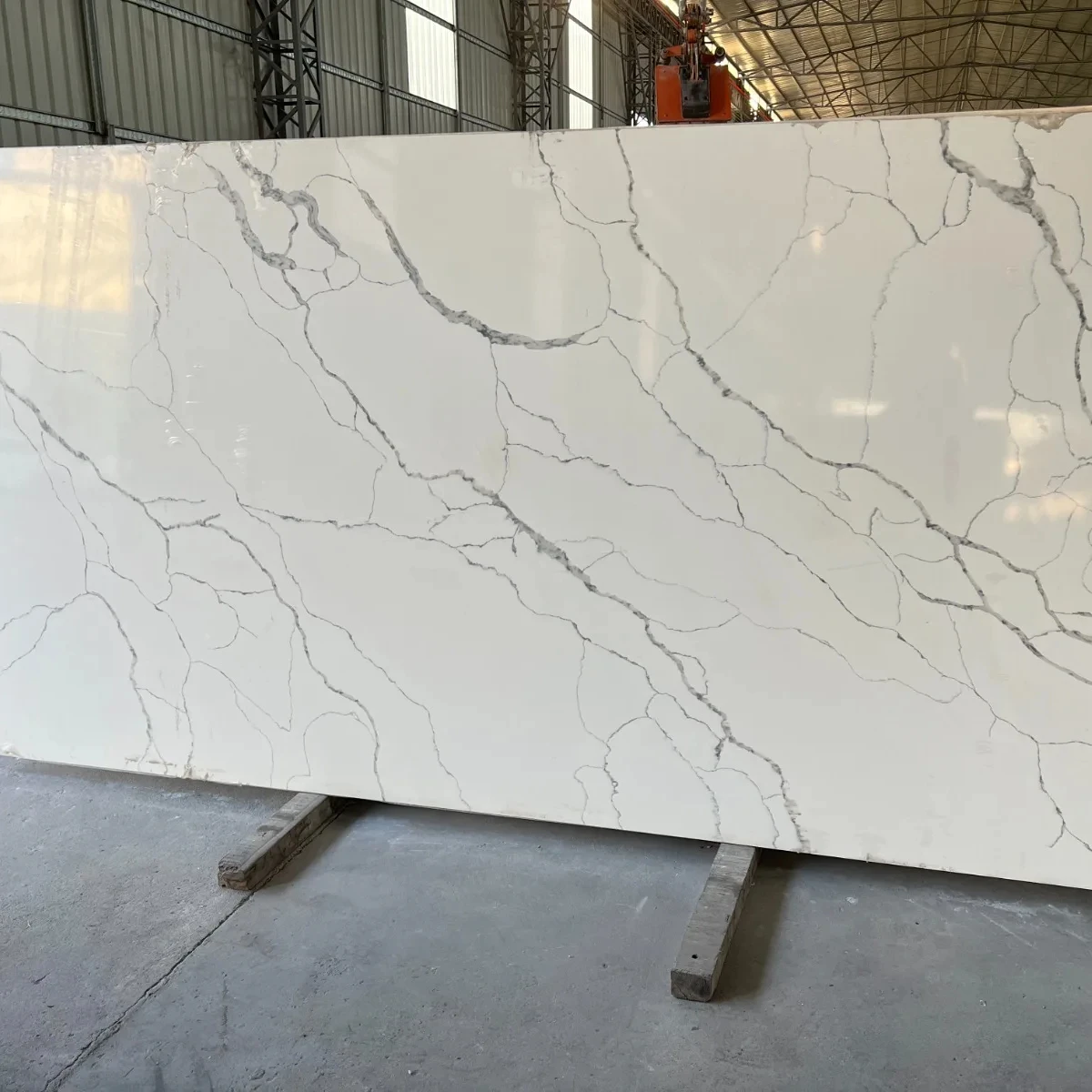 White artificial stone Calaccta quartz slab for countertop  3200*1600MM