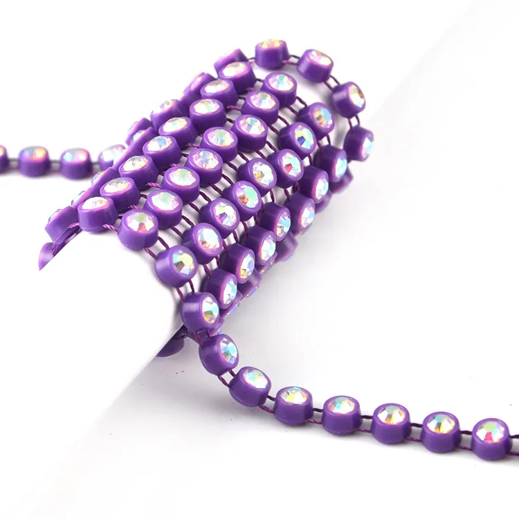 Высокое качество ss8 chatons сверкающие пластиковая лента со стразами отделка