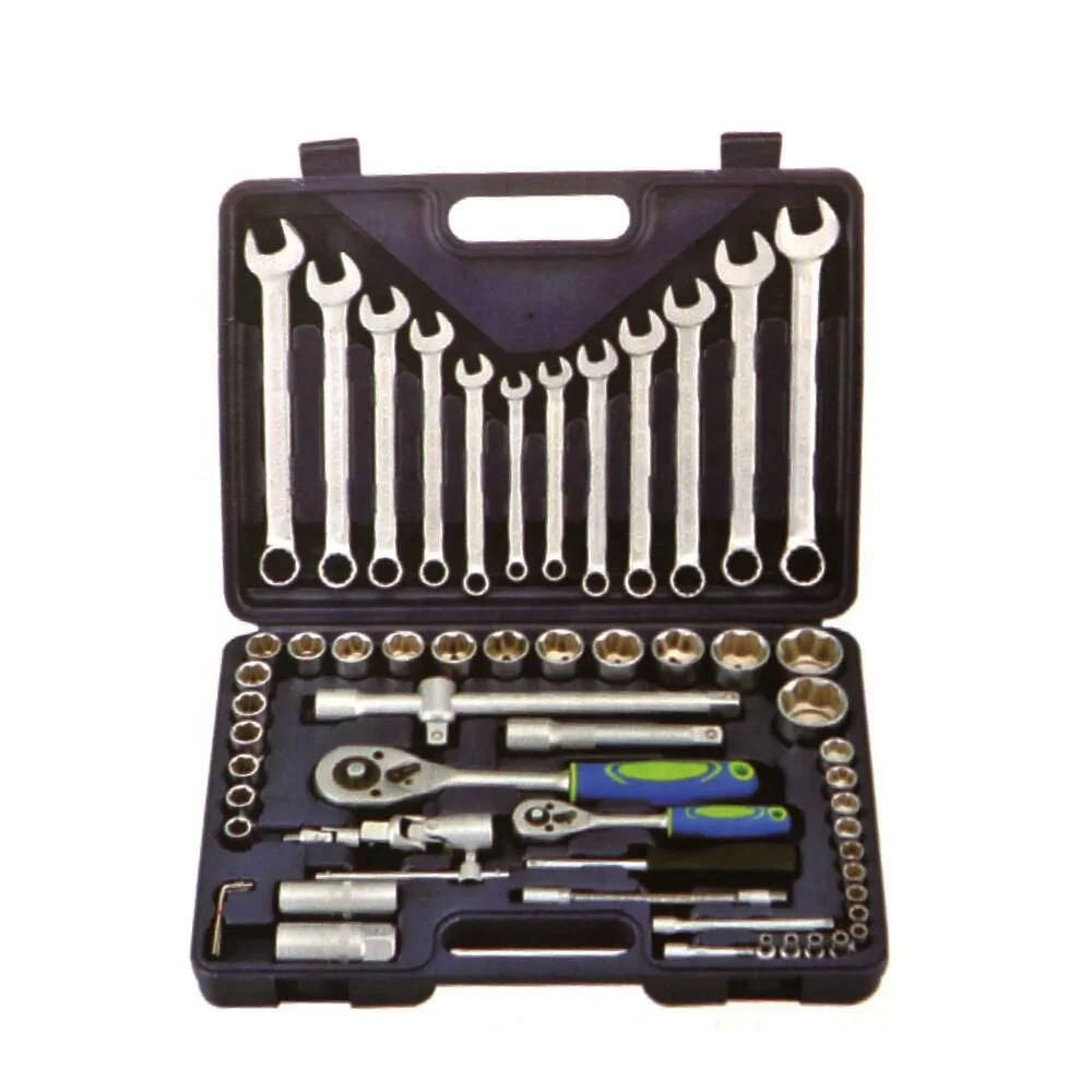 
 61 Набор торцевых и комбинированных гаечных ключей  