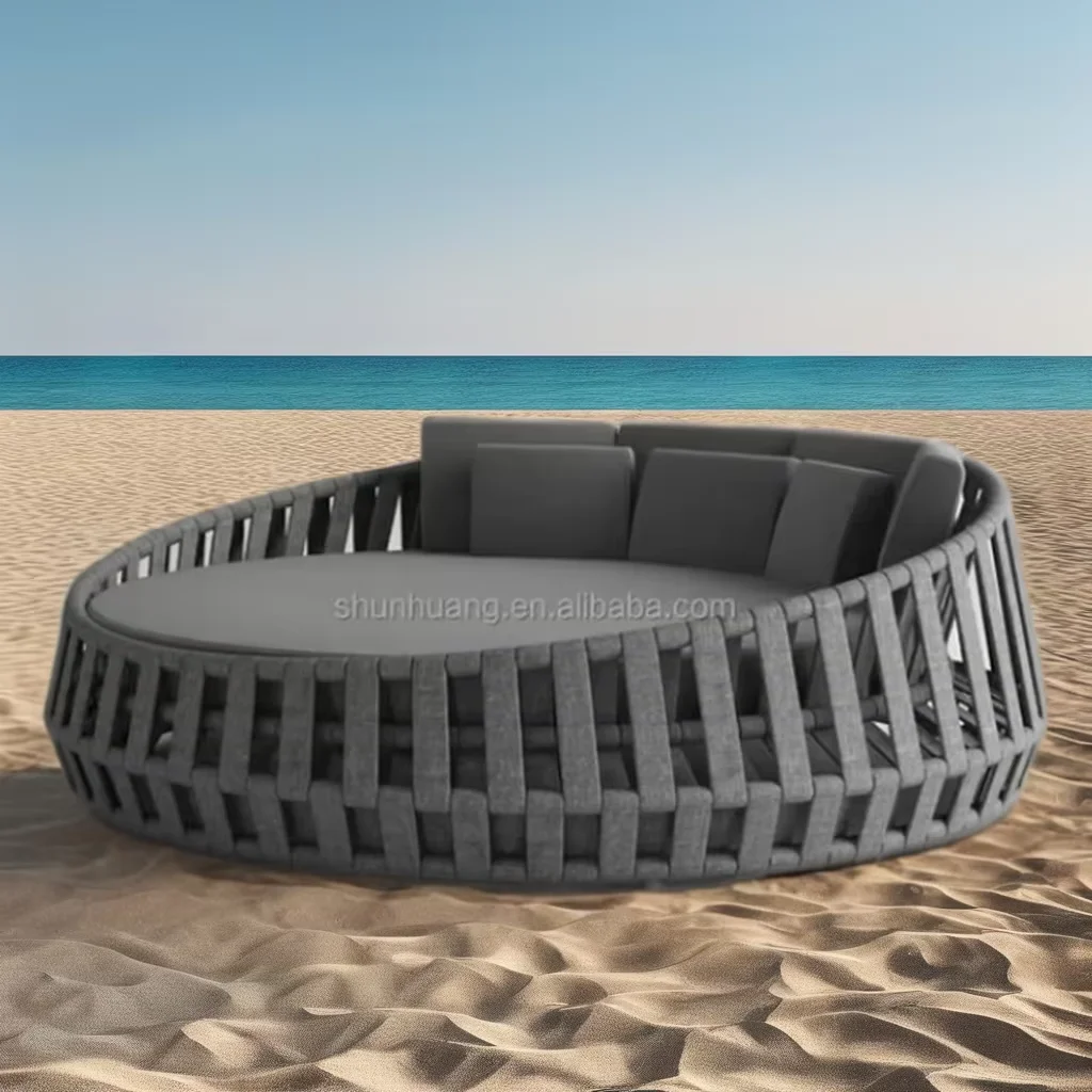 Luxury High-End round PE Wicker Rattan Bali Daybed Big Size Outdoor Pool Side Furniture for Garden and Hotel Sun Loungers