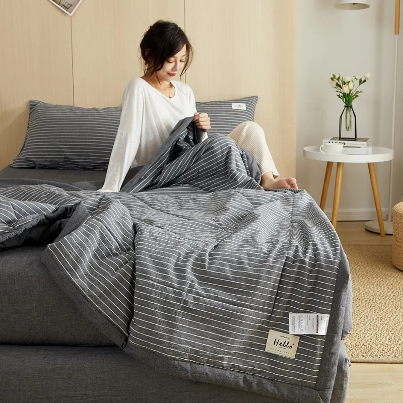 High Quality Low Price Simple Style Striped Washable Summer Quilt