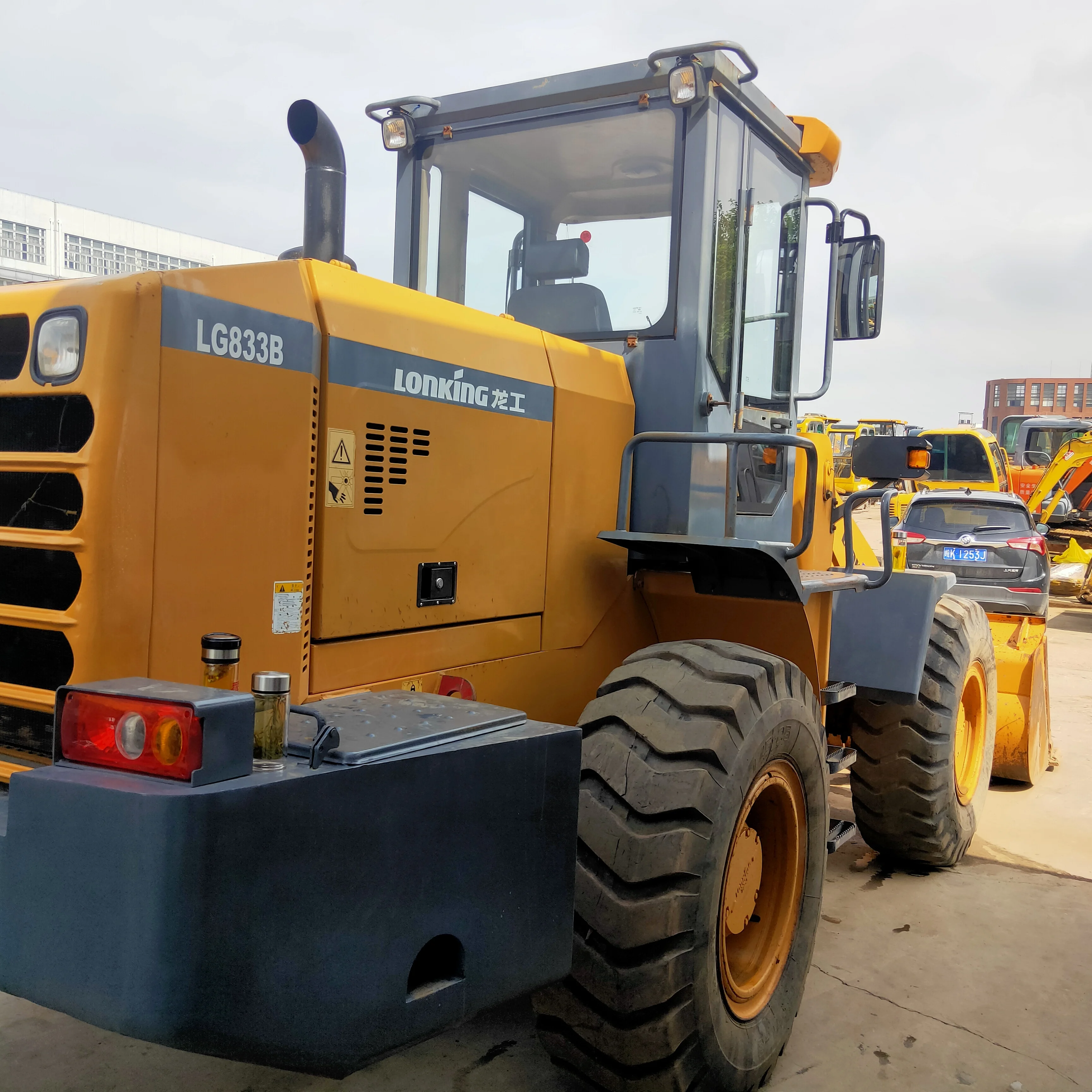 Low price Chinese original second hand LG833B hydraulic wheel loader in good condition