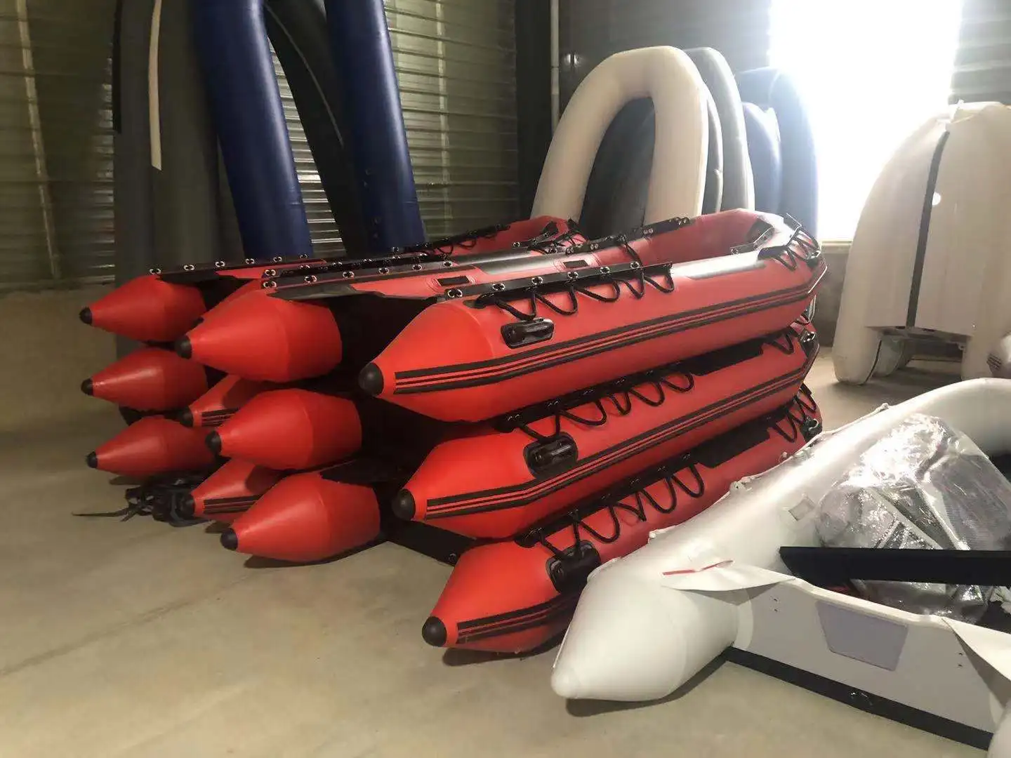 Inflatable boat  6-8 people PVC material boat Fishing kayak