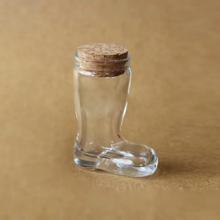 2023 Mini Jackboot Style Handmade Irregular Glassware Shoot Boot Shaped Cup Beer Stein Glass Glassware for Restaurant Party