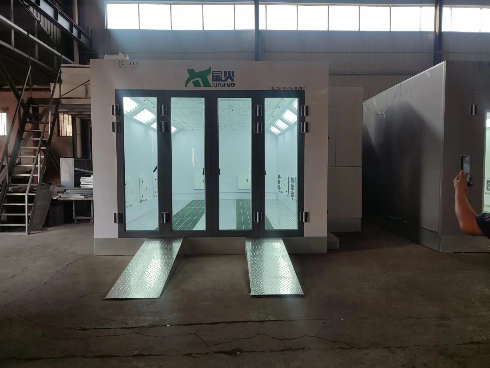 X-600  Car Body Paint Booth Car Spraying Oven Booth Paint Cars