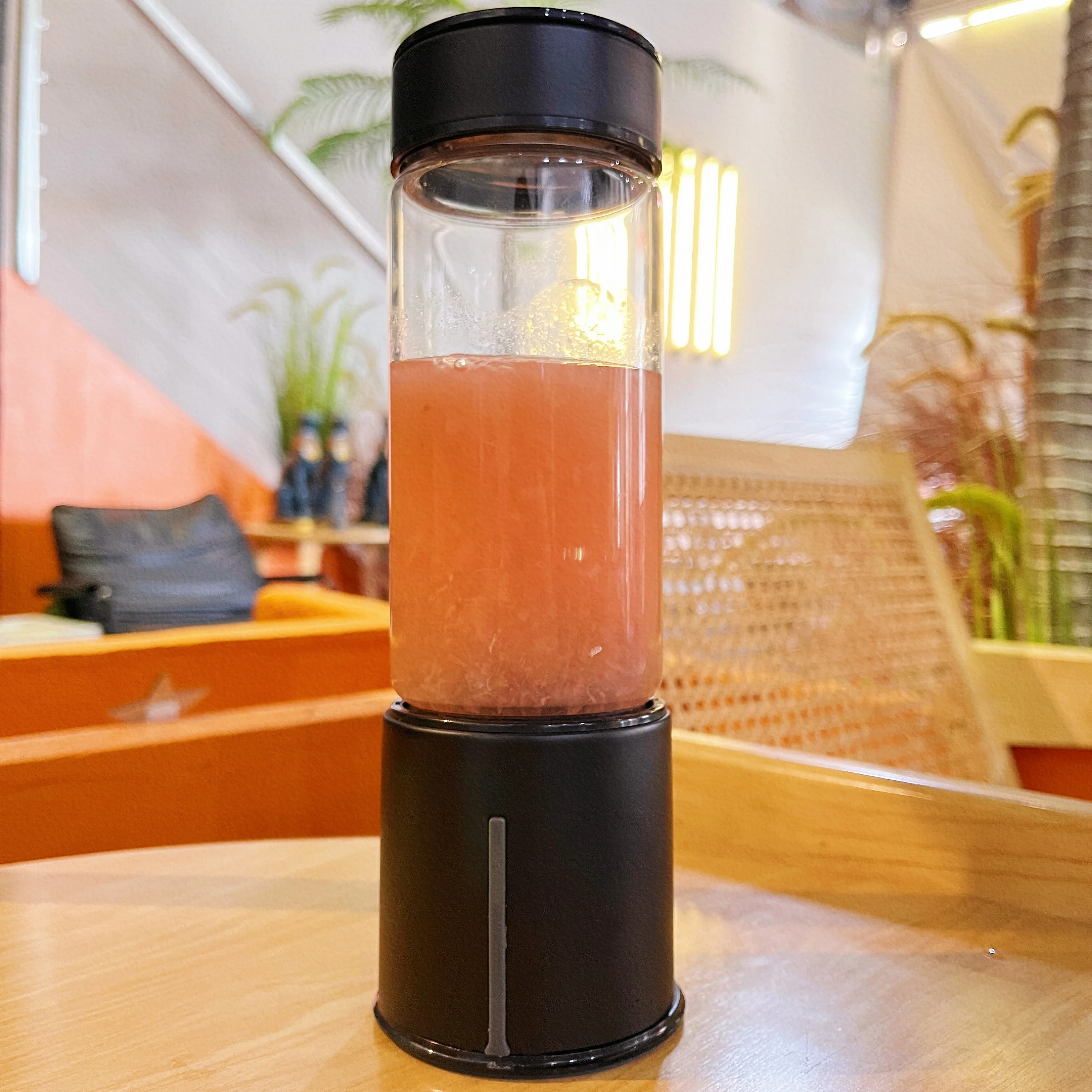 Hot sale  high end new ice crushing  stainless steel household blender juicer USB smoothie blender mini portable blender