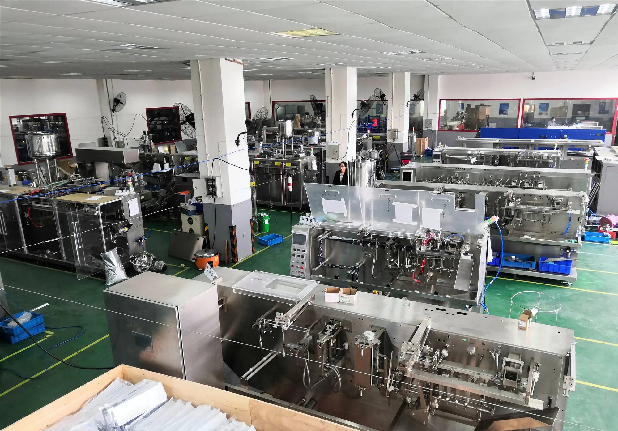 Full automatic horizontal doypack spout pouch chili paste sauce packaging machine