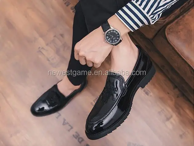 Fashion classical Style head embroidery Tassel Loafers For Men Most Popular Mens dress Loafer leather Shoes big size 45 46 47