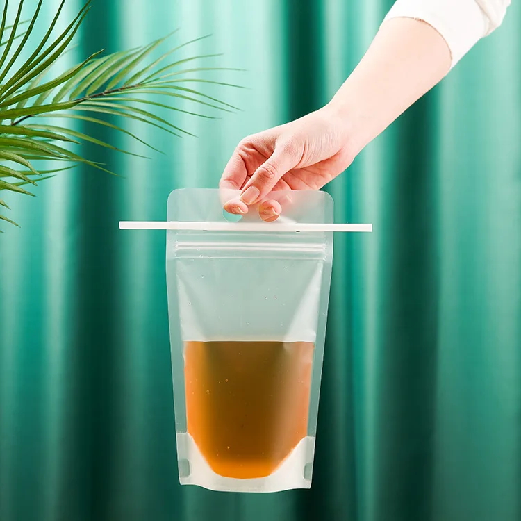 High quality cheap translucent reclosable hand held zipper plastic drinking bags clear fruit juice drink pouches with straws