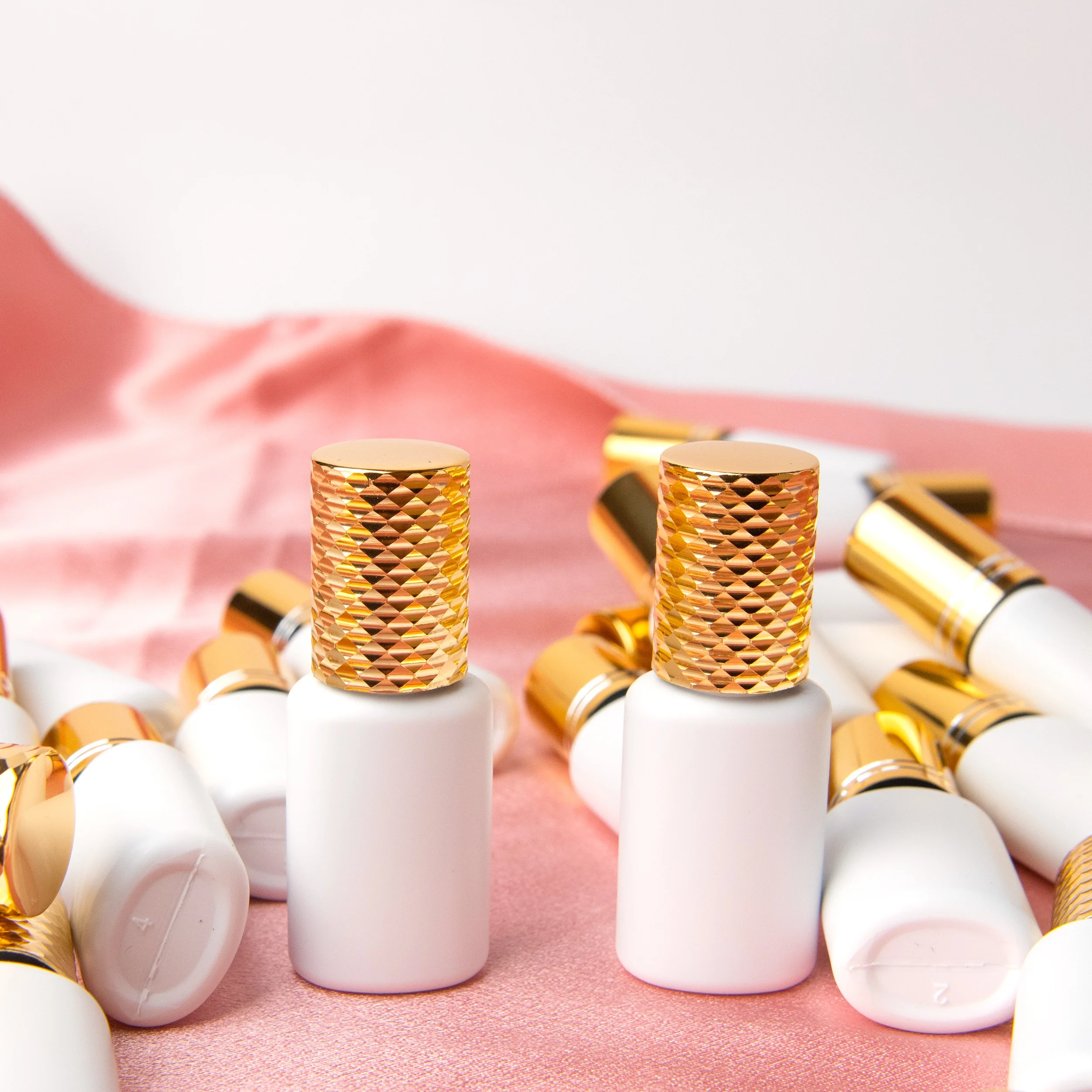 Daily Wholesale OEM ODM Korean Black Adhesive Glue Makeup Tools Waterproof Eyelash Extension Glue