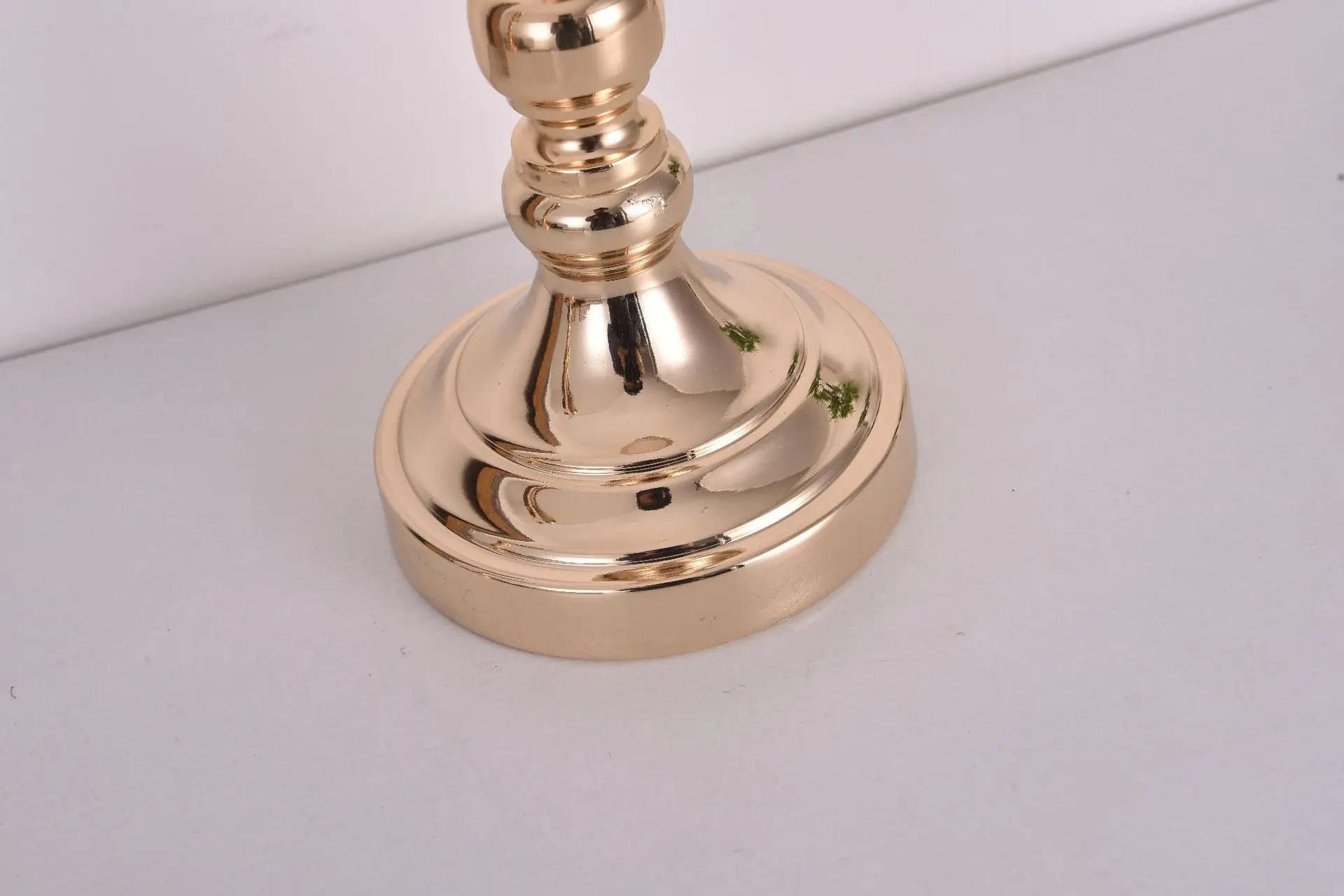 Бесплатная доставка) свадебное украшение, металлический Высокий золотой выставочный стенд в форме цветка для центрального оргстекла церкви sunyu1037