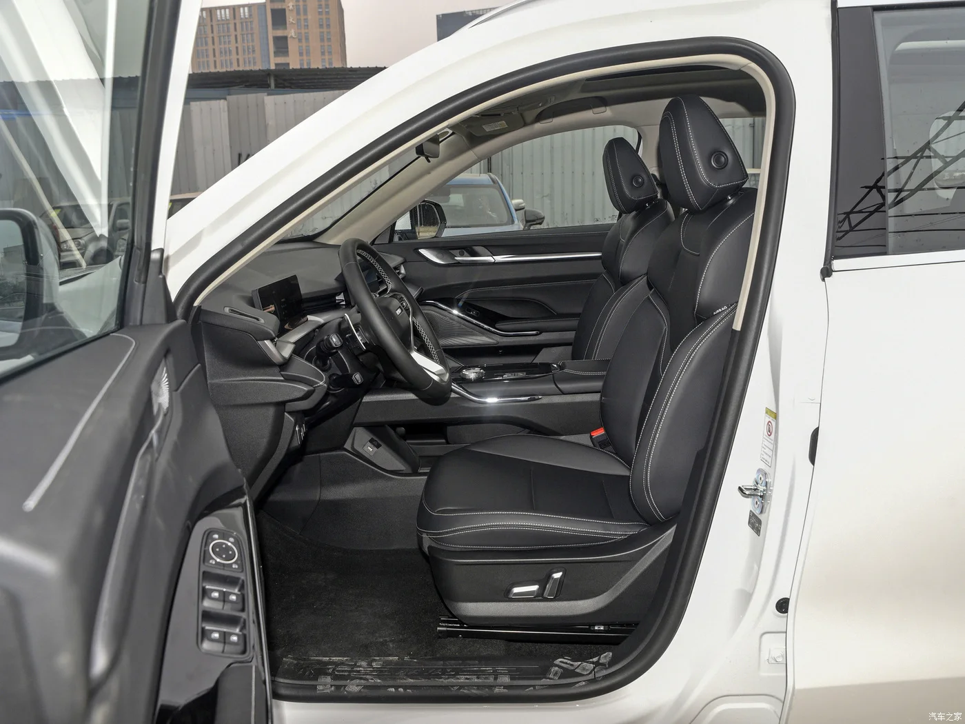 2023 Haval H6 China-Chic New Petrol and Electric Engine Manual Gear Box Light Interior with Leather Seats Rear Camera
