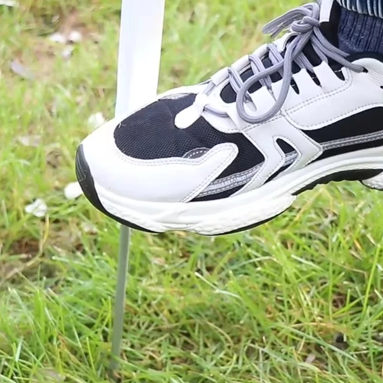 Premium Portable 120cm Single Foot Plastic Electric Fence Post Multiwire Step-in Plastic Posts for pasture