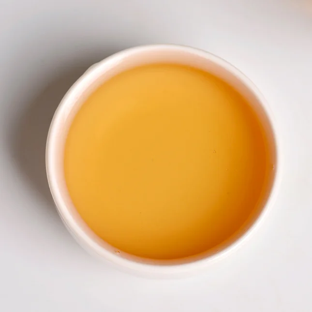 
Hotsale Yunnan Puer Tea Raw Tea Cake Sheng Puer Tea 357g Xueshancuiya 