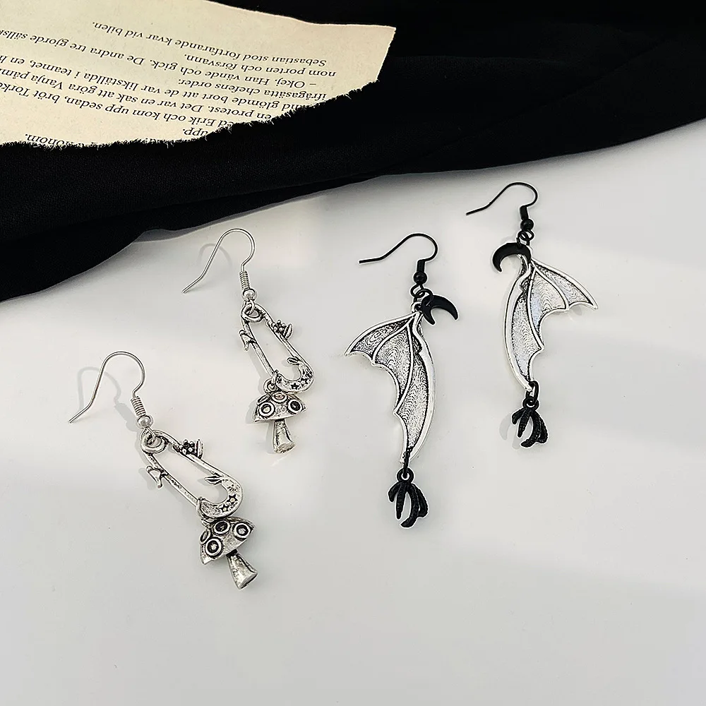 Halloween Bat Wings Earrings Paper Clip Mushroom Dangle Earrings Cool Halloween Costumes Party for Women AM1171026