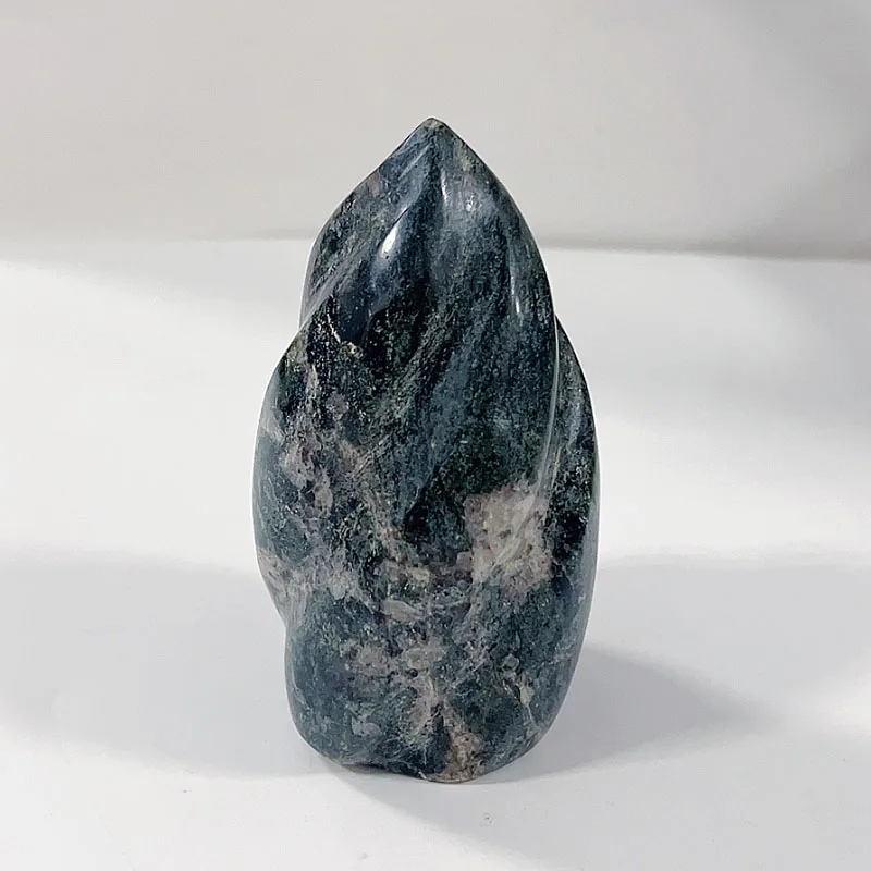 Natural Crystal Stone Flame Shape Black Jade Flames Healing Stone Freeform Crystal Torch For Home Decoration