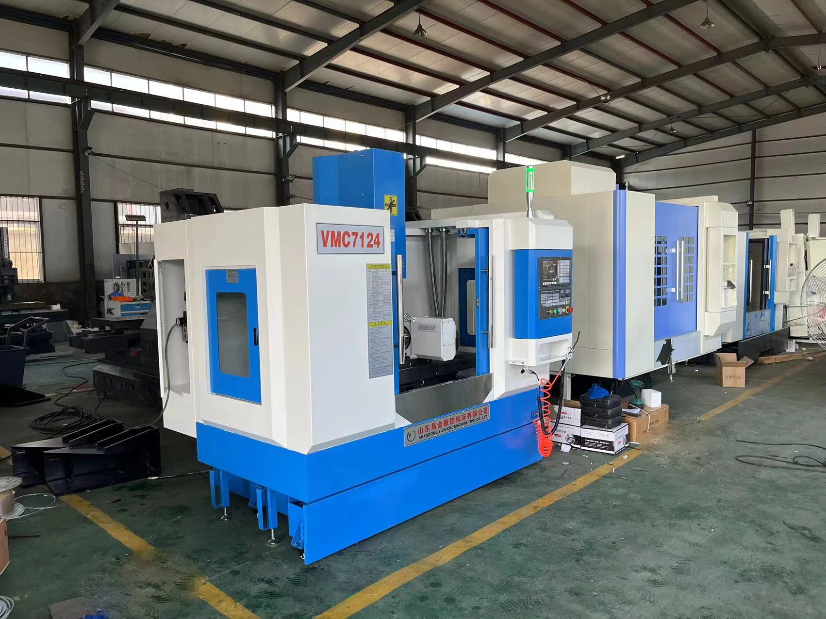 Five axis CNC machining center VMC7124 high-precision CNC milling machine Five axis milling center CNC machining center