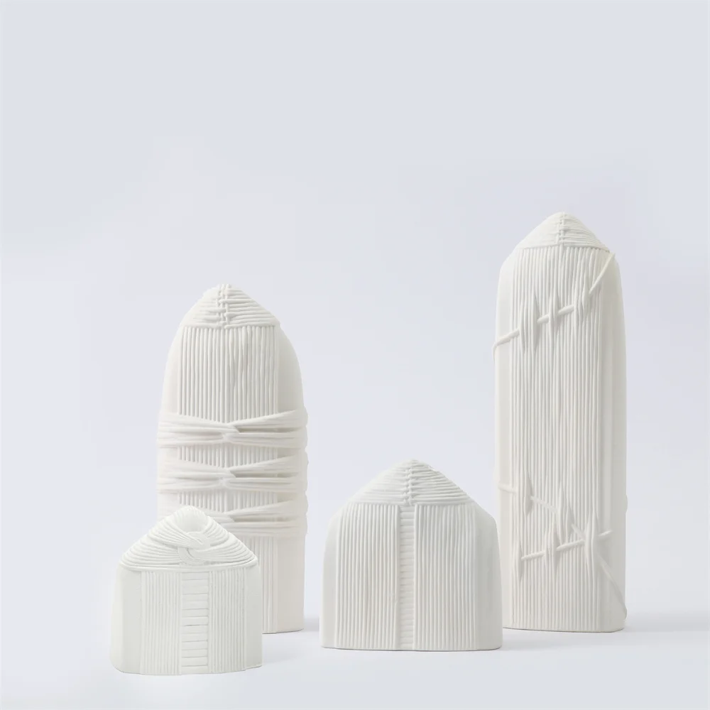 2022 Creative Golden Luxury Matte Ceramic Wicker Style Lines Bottle Bud Vase Cream for Home Decor