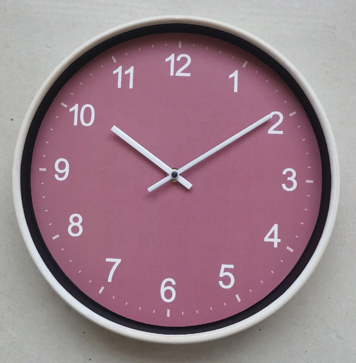 simple style wall clock plastic round quartz wall clock modern clocks for sale