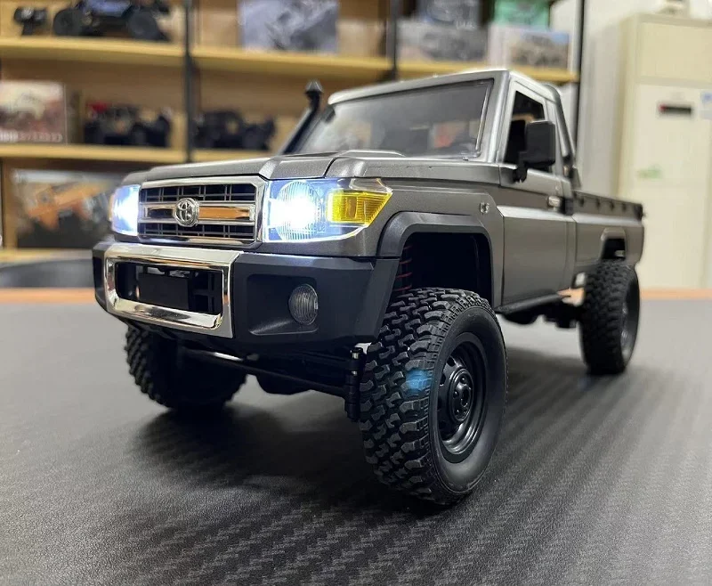 Лидер продаж MN82 PRO 1/12 полноразмерный Радиоуправляемый автомобиль 2 4 г 4WD гусеничный пикап Модернизированная версия MN-управляемые фары