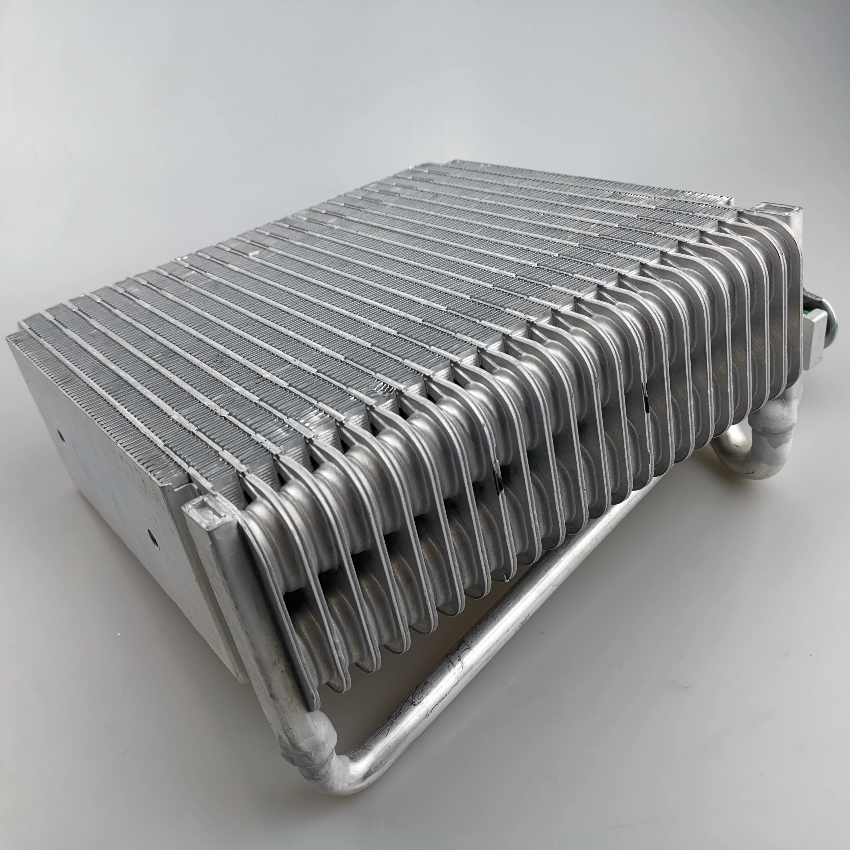 SAIC MAXUS V80 Original Front evaporator core C00013620 C00224476