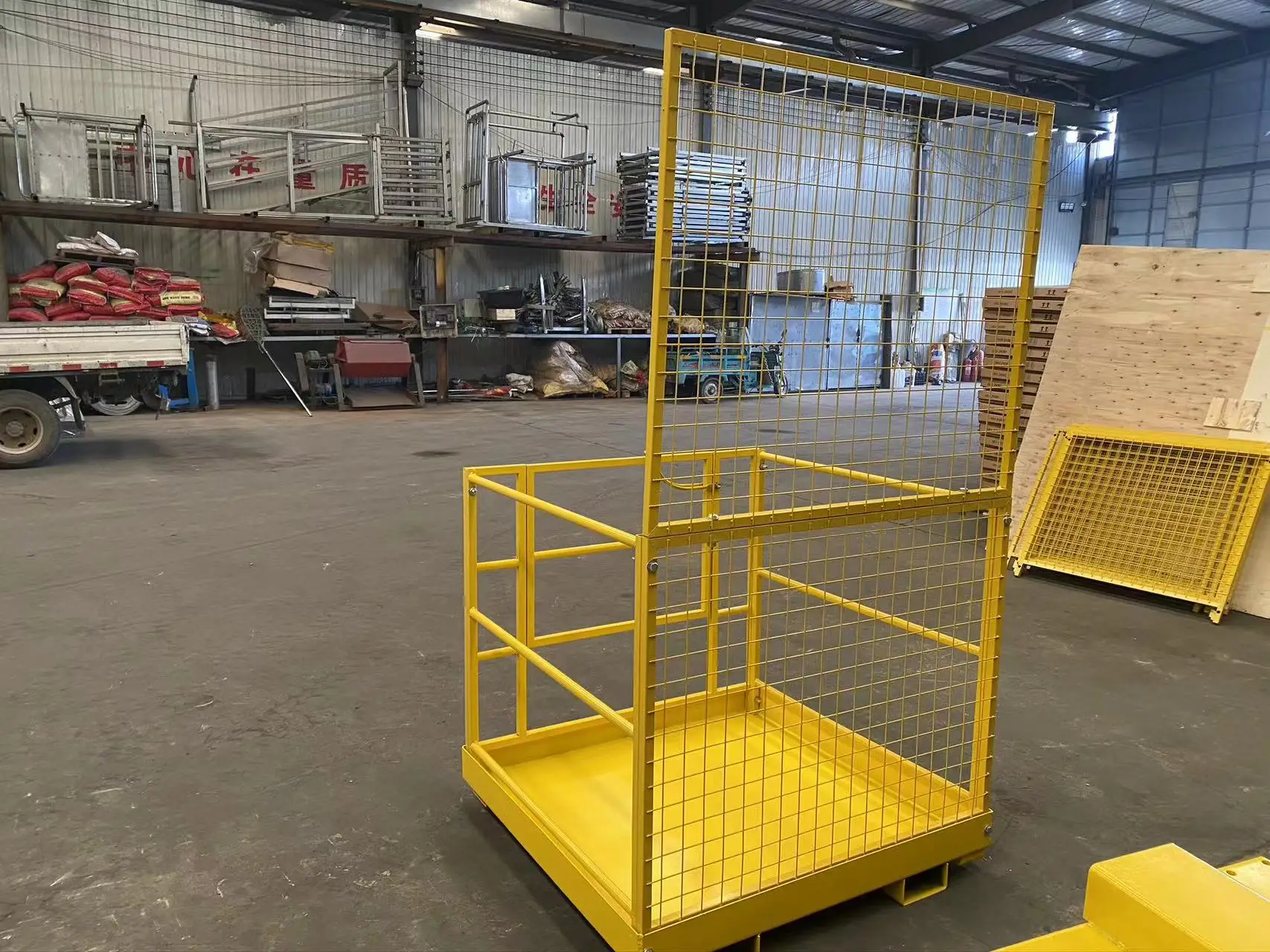 Factory Price Customized Metal Safety Cage, Work Platform Forklift Safety Cage