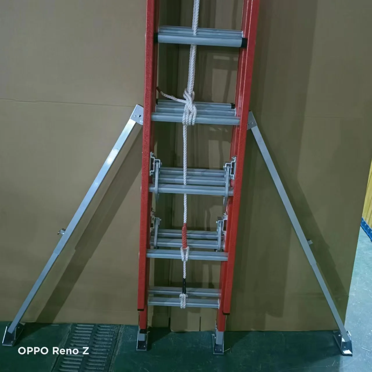 Hot sale factory direct FRP  2 sections fiberglass extension ladder